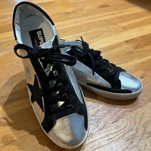 Excellent Golden Goose Low Super-Star sneakers, size 9, metallic silver & black